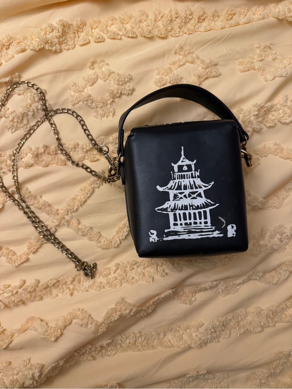 Black Pagoda-Graphic / Chinese Takeout Crossbody Bag - Women